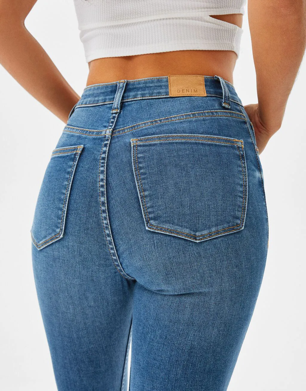 Super High Waist Jeans – Mittelblau – Bild 4 von 5