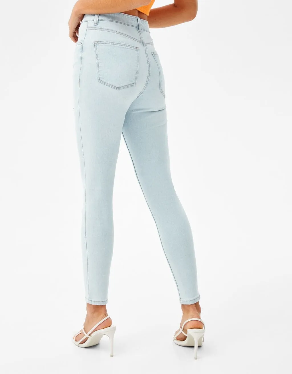 Super High Waist Jeans – Hellblau – Image 3 of 5