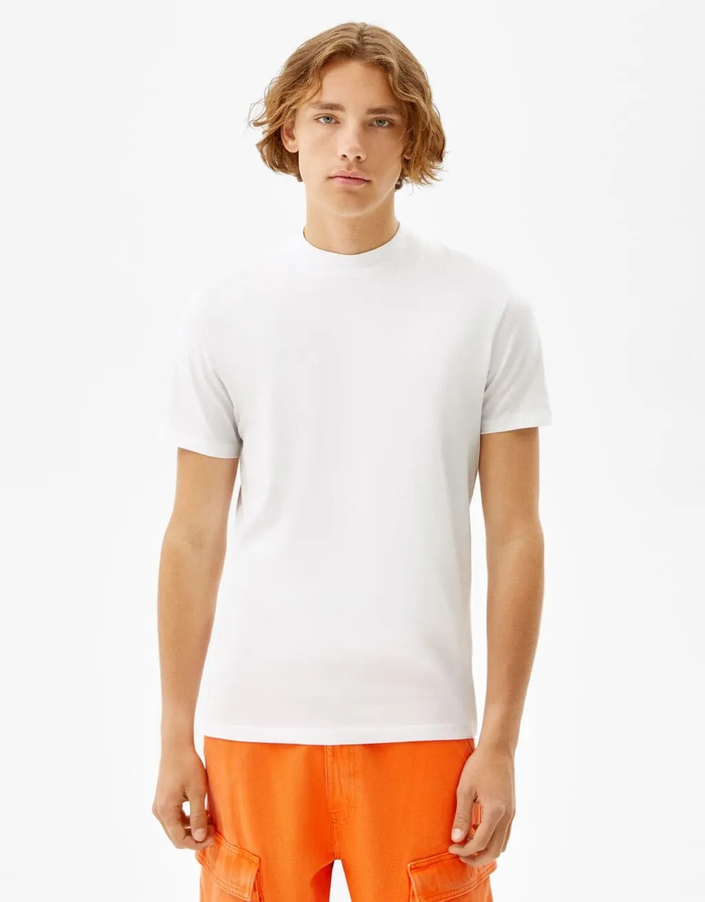 T-Shirt im Slim-Fit mit geripptem Stehkragen – Weiß – Bild 2 von 6