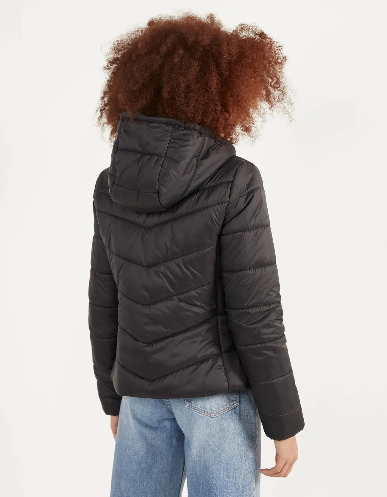 Steppjacke mit Kapuze – Schwarz – Bild 2 von 5