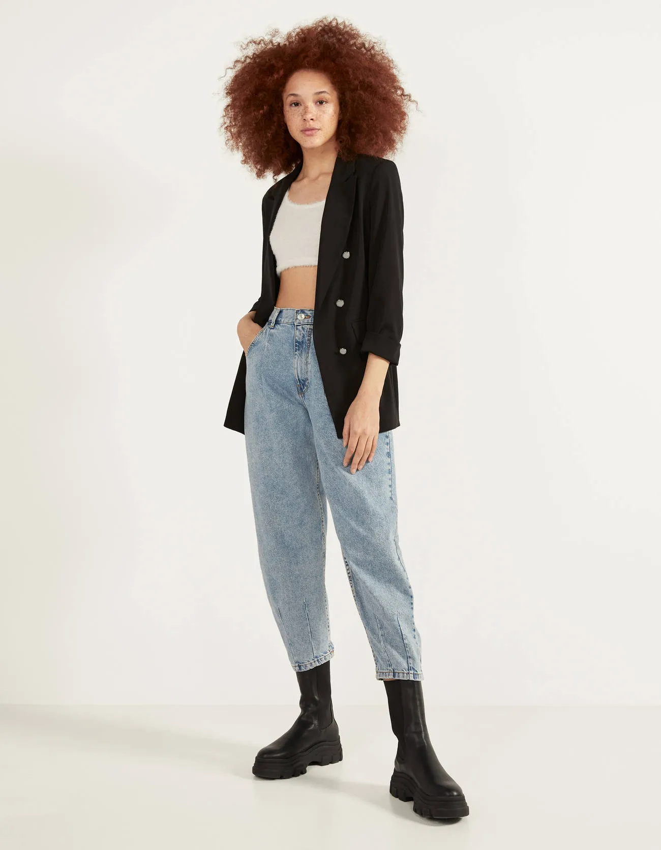 Blazer mit hochgerollten Ärmeln – Schwarz – Bild 4 von 5