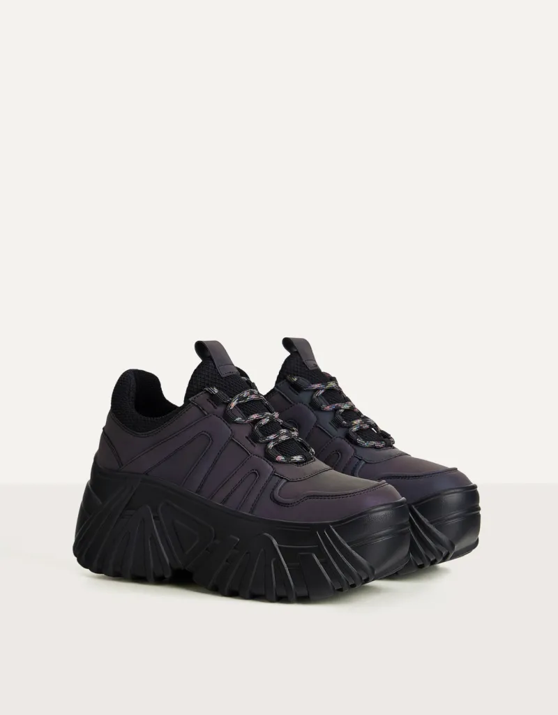 Reflektierende Sneaker mit Plateausohle – Schwarz