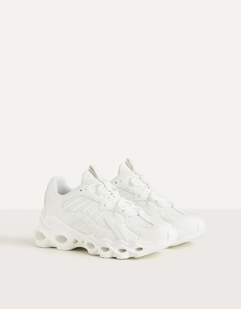 Sneaker mit Öffnungen in der Sohle – Weiß